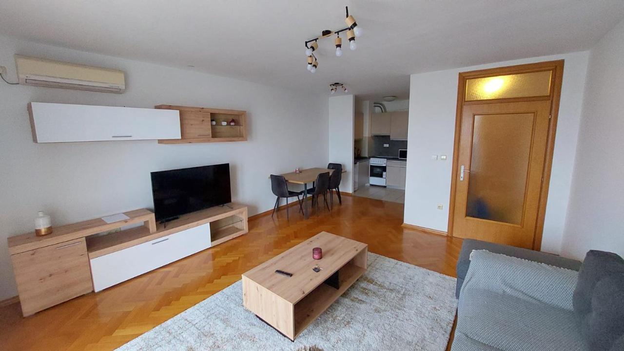 Med Man Apartmani Slavonski Brod Exterior photo